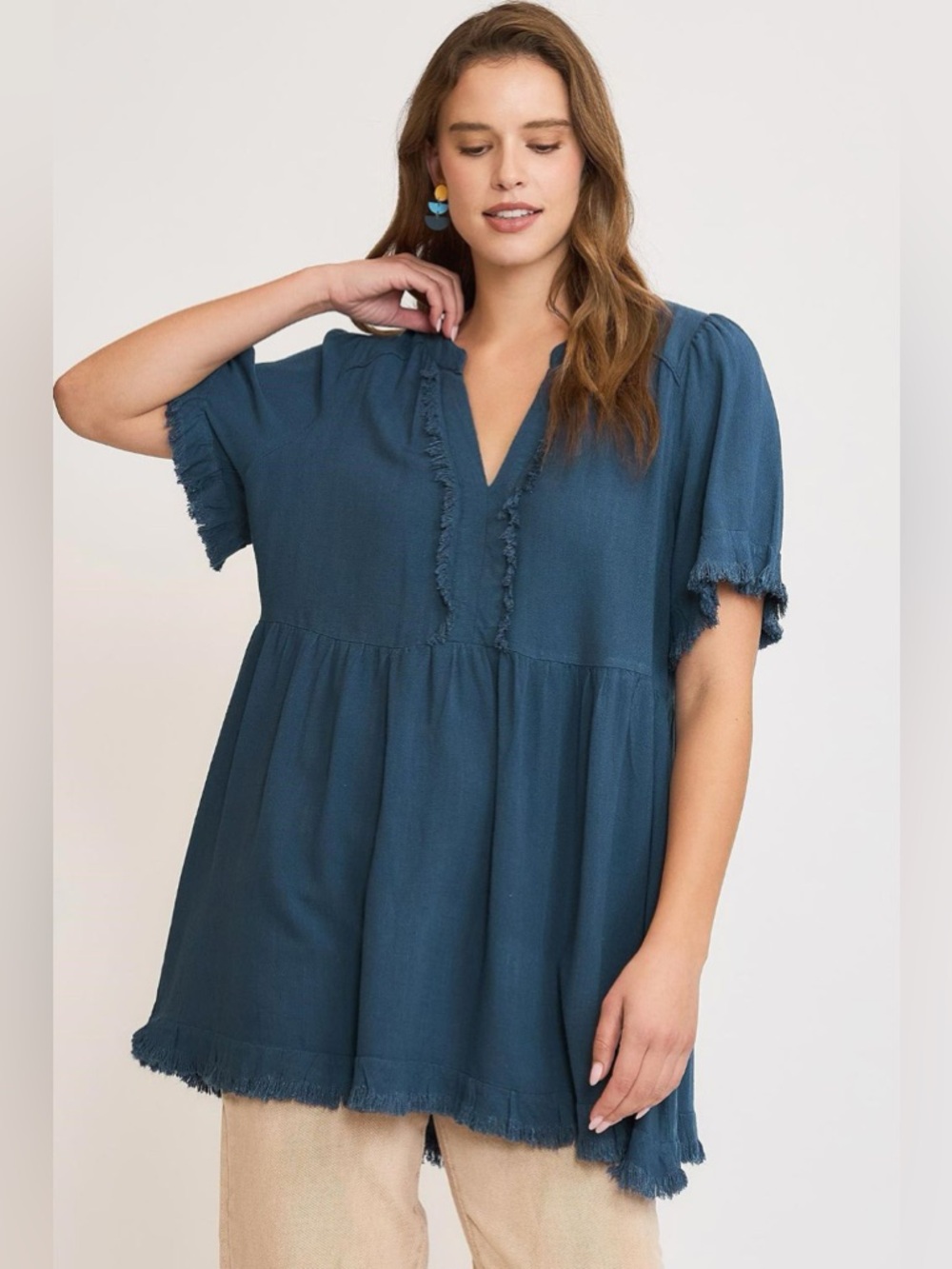 Umgee Full Size Raw Hem Notched Babydoll Linen Blouse Plus Size – French Blue🛍️